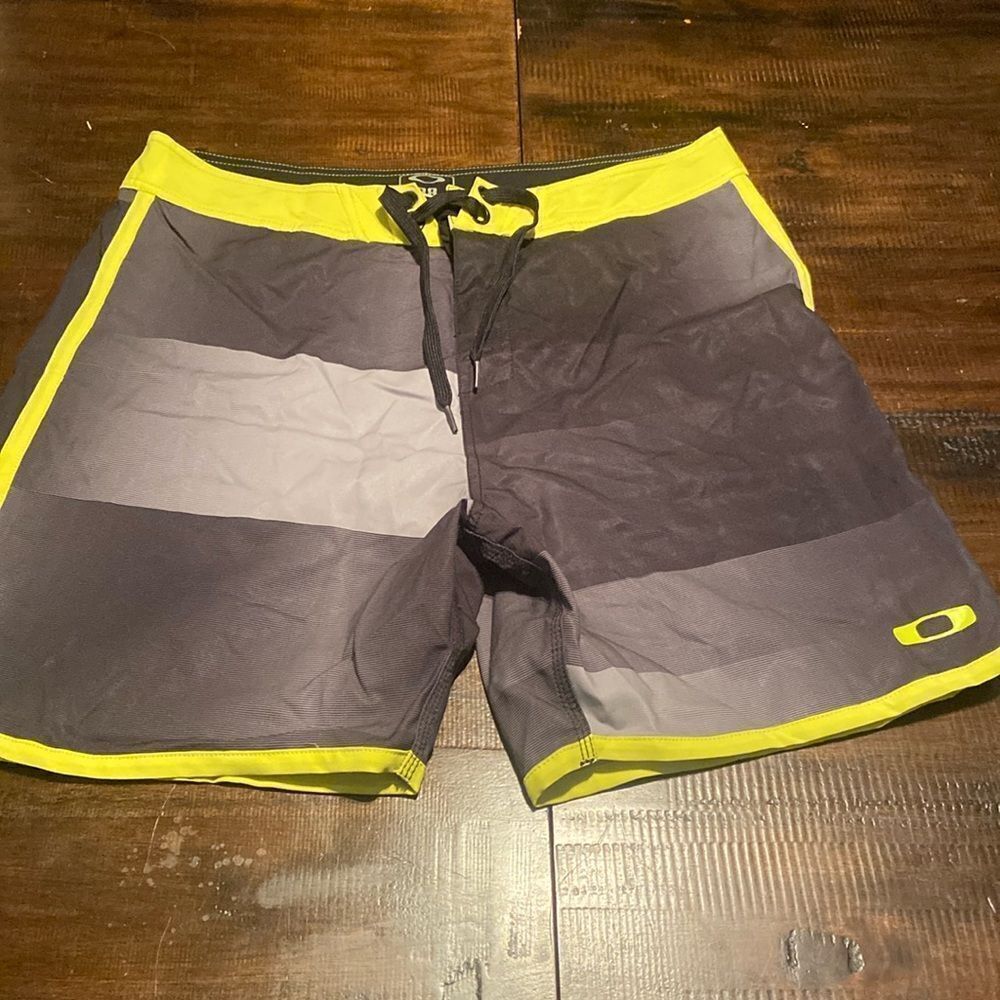 Oakley Men's Black and Yellow Board Shorts size 38